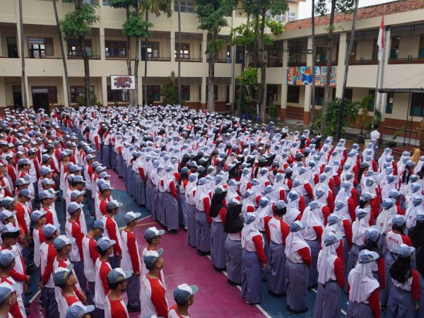 SMA Negeri 2 Madiun Awali Semester Genap 2025/2026 dengan Pagi Ceria dan Upacara Bendera