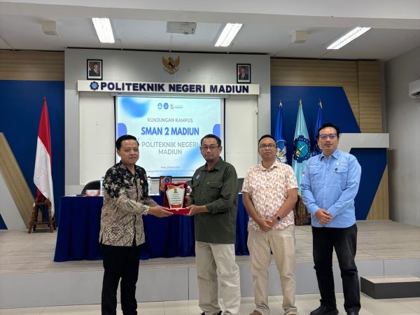 Meningkatkan Wawasan Perkembangan Teknologi melalui Kunjungan Edukatif di Politeknik Negeri Madiun (PNM)